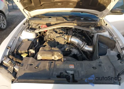 2014 Ford Mustang V6 from USA, damaged, VIN 1ZVBP8EM8E5213381